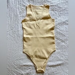 OQQ Yellow V-Neck Bodysuit Mid Compression Small